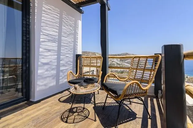 The Acacia Junior Suite
