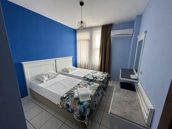 Apart Oda, Deniz veya Havuz Manzaralı, Balkonlu