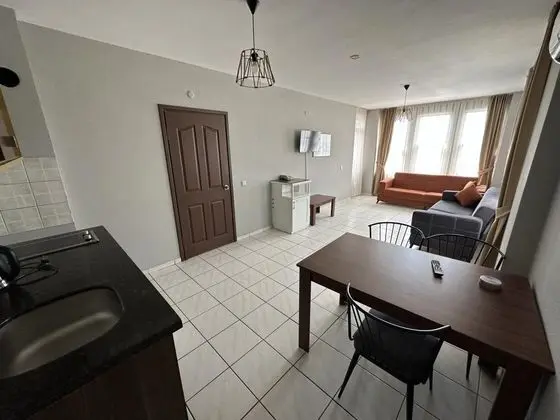 Apart Oda, Deniz veya Havuz Manzaralı, Balkonlu