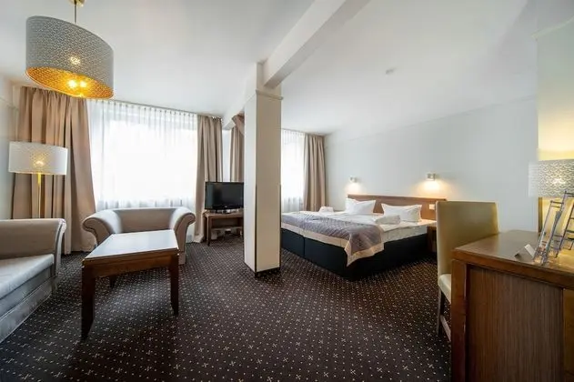 Family Tek Büyük Yataklı Oda