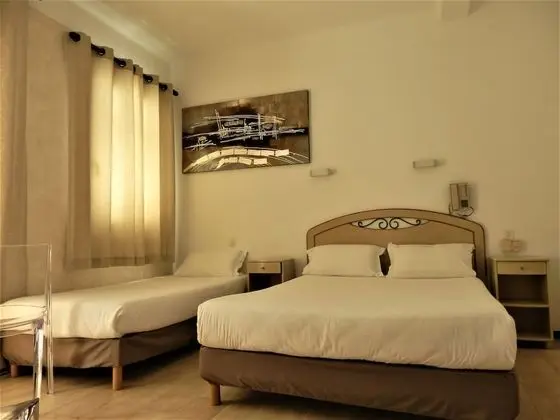 Üç Kişilik Oda