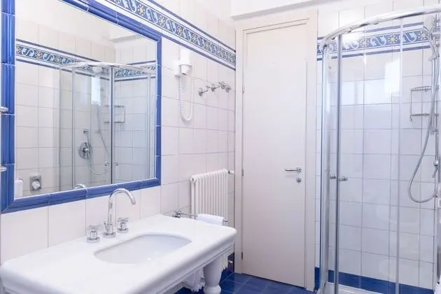 Superior Tek Büyük veya İki Ayrı Yataklı Oda (Villa Regina)