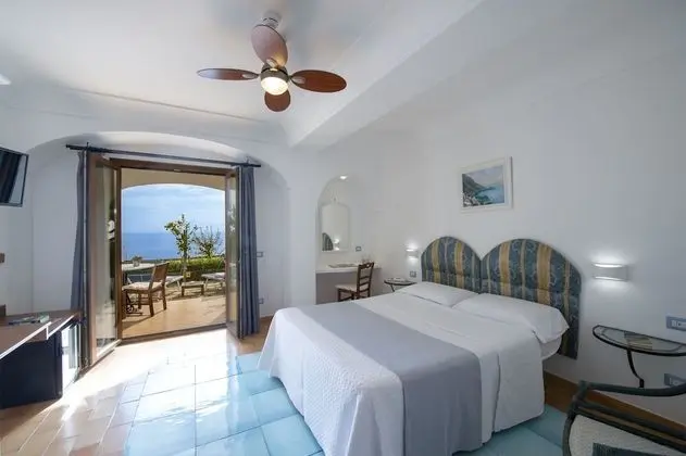 Deluxe Tek Büyük Yataklı Oda, Veranda, Deniz Manzaralı