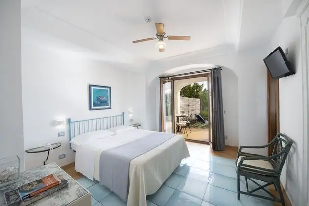 Deluxe Tek Büyük Yataklı Oda, Veranda, Deniz Manzaralı