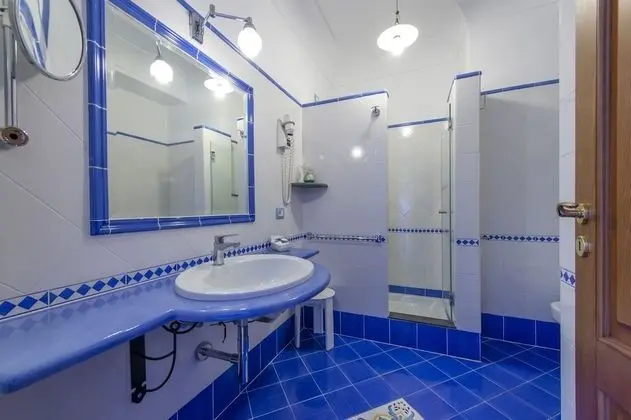 Deluxe Tek Büyük Yataklı Oda, Veranda, Deniz Manzaralı