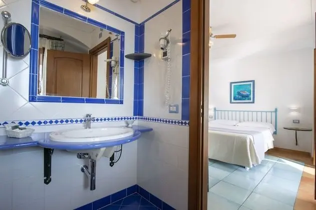 Deluxe Tek Büyük Yataklı Oda, Veranda, Deniz Manzaralı