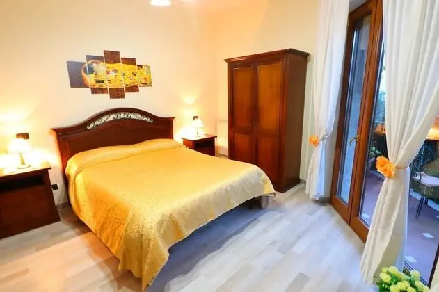 Tek Büyük Yataklı Oda (Posillipo)