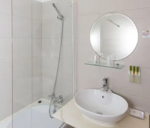 Tek Büyük Yataklı Oda, Balkon, Deniz Manzaralı