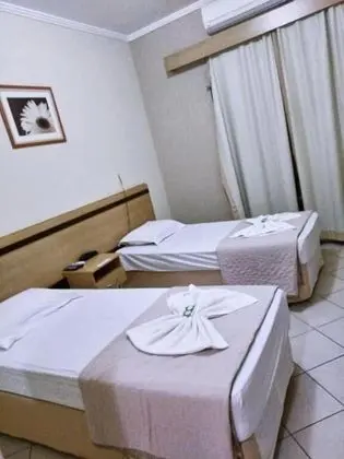 Traditional İki Ayrı Yataklı Oda