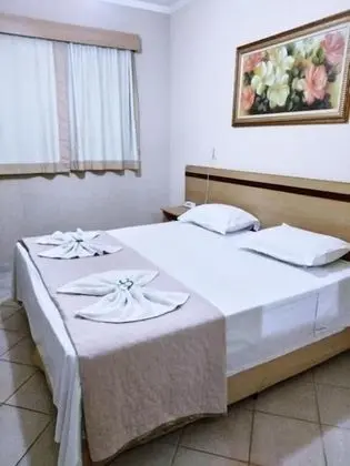 Traditional Tek Büyük Yataklı Oda