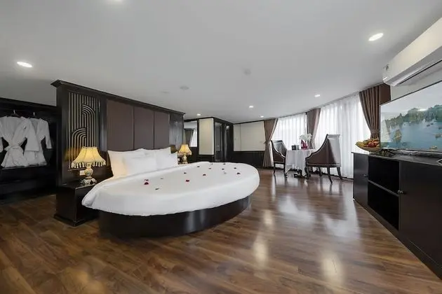 Luxury Oda, 1 En Büyük (King) Boy Yatak, Balkon, Koy Manzaralı