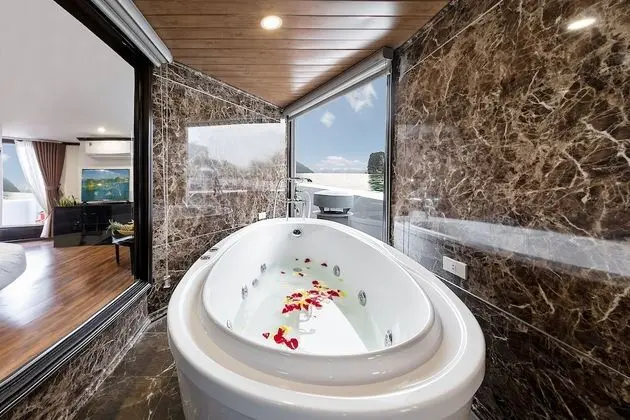 Luxury Oda, 1 En Büyük (King) Boy Yatak, Balkon, Koy Manzaralı