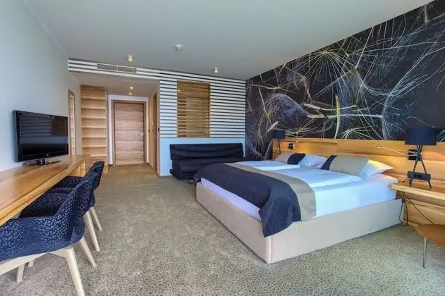 Deluxe double room with balcony and sea view (A2+1)