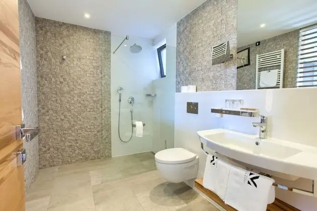 Junior suite with balcony - partial sea view (A2+1)