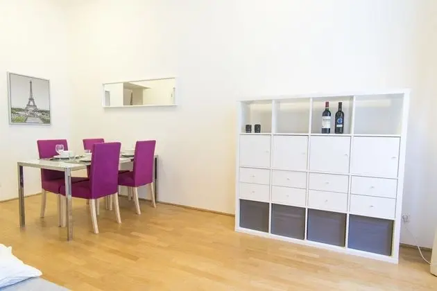 CHEERFUL APARTMENT next to Naschmarkt and Centre