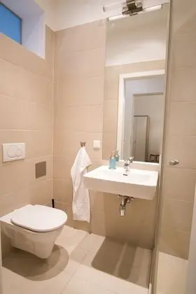 CHEERFUL APARTMENT next to Naschmarkt and Centre