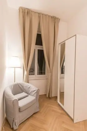 COSY FLAT/w. terrace near Naschmarkt and Centre
