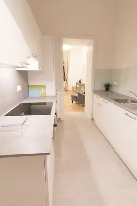 COSY FLAT/w. terrace near Naschmarkt and Centre