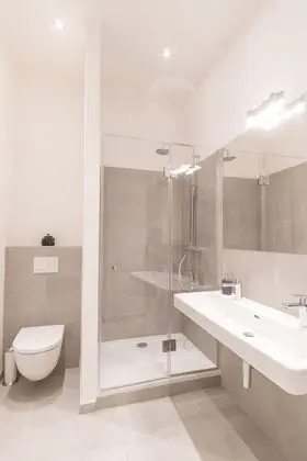COSY FLAT/w. terrace near Naschmarkt and Centre