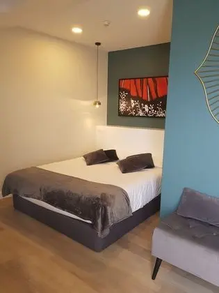 Süit, Teras, Nehir Manzaralı