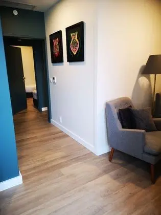 Süit, Teras, Nehir Manzaralı