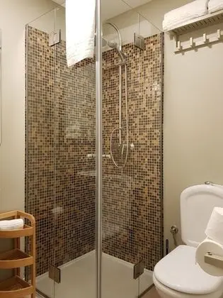 Süit, Teras, Nehir Manzaralı