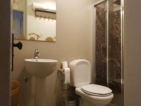 Süit, Teras, Nehir Manzaralı