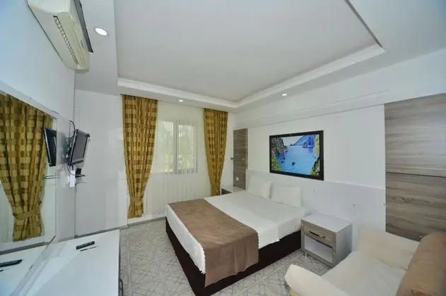 Çift Kişilik, Bahçe Manzaralı, Balkonlu
