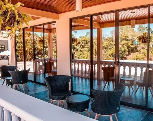 Luxury Tek Büyük Yataklı Oda, 1 Yatak Odası, Engellilere Uygun, Kısmi Deniz Manzarası