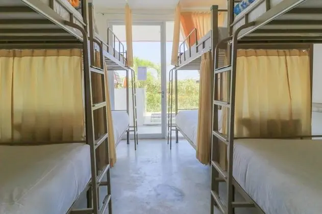 Ortak Ranzalı Oda, Sadece kadınlar için