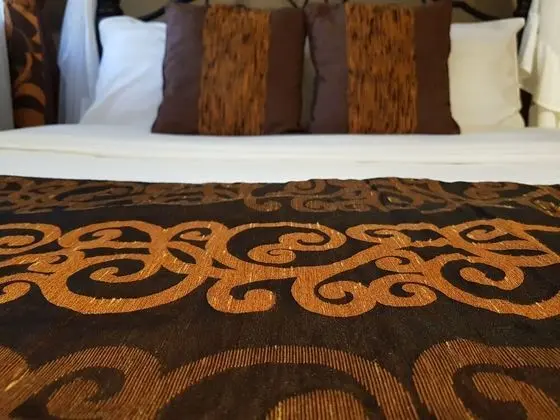 Honeymoon Tek Büyük Yataklı Oda, Şömine, Bahçe Manzaralı