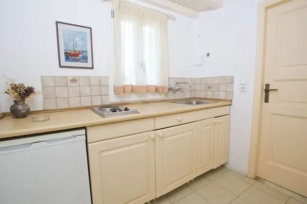 Stüdyo, Bahçe Manzaralı