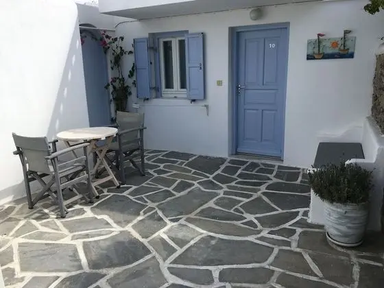 Tek Büyük veya İki Ayrı Yataklı Oda, Avlu Manzaralı