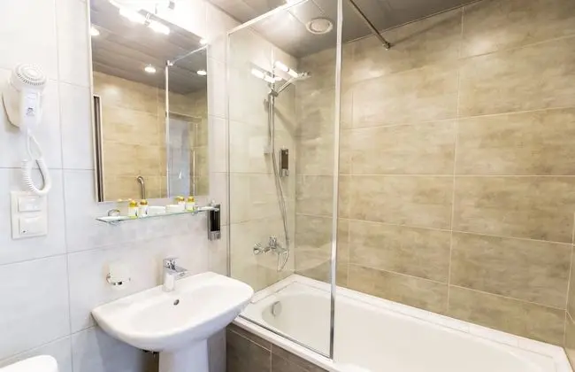 Comfort Tek Büyük veya İki Ayrı Yataklı Oda