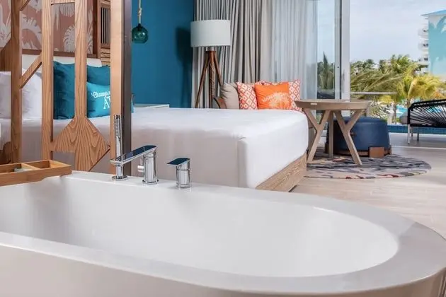 Luxury Süit (Swim-up Luxury)