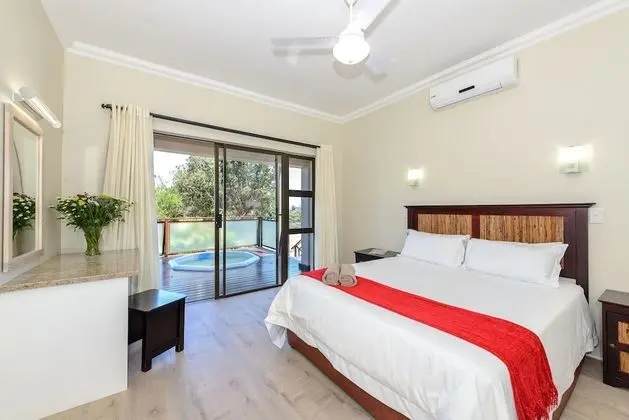 Three Bedroom Luxury Apartment with Spa