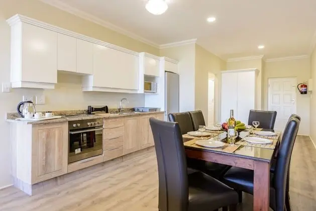 Three Bedroom Luxury Apartment with Spa