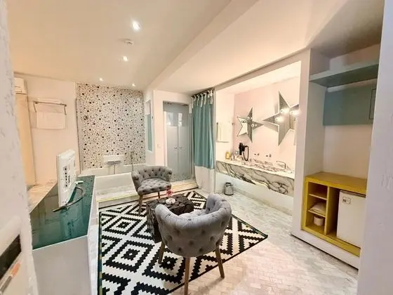 Suite, Bahçe Manzaralı