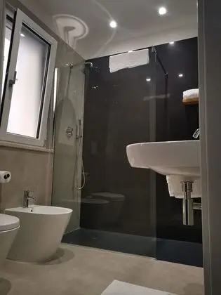 Tek Büyük Yataklı Oda, Balkon (Zig Zag)