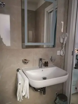 Tek Büyük Yataklı Oda, Balkon (Zig Zag)