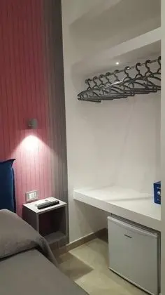 Üç Kişilik Oda (Vertical Stripes)