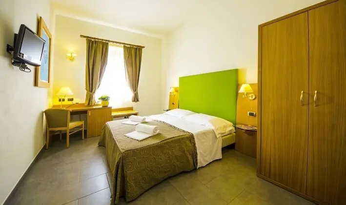 Standard Tek Büyük veya İki Ayrı Yataklı Oda