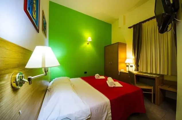 Standard Tek Büyük veya İki Ayrı Yataklı Oda