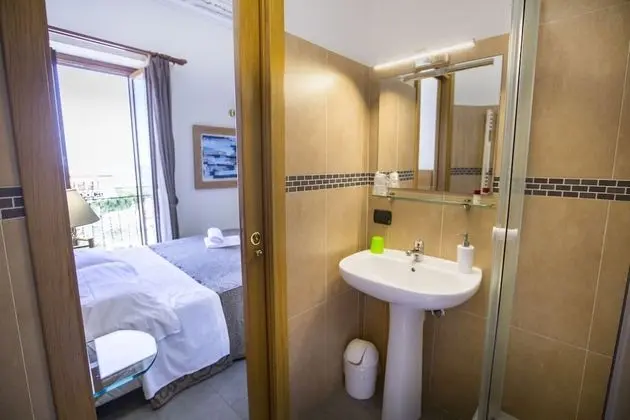 Tek Büyük Yataklı Oda, Deniz Manzaralı