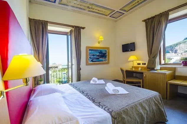 Tek Büyük Yataklı Oda, Deniz Manzaralı