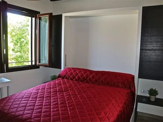 Tek Büyük Yataklı Oda, Küçük Mutfak