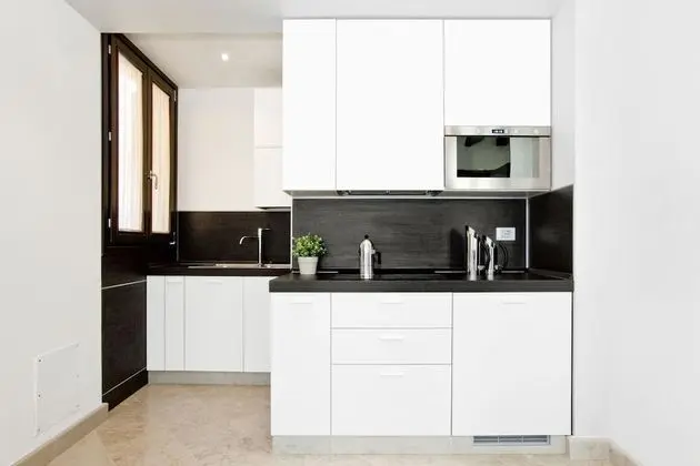 Tek Büyük Yataklı Oda, Küçük Mutfak