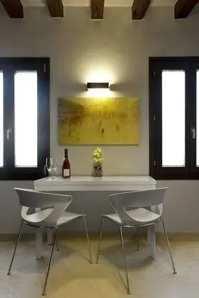 Tek Büyük Yataklı Oda, Küçük Mutfak