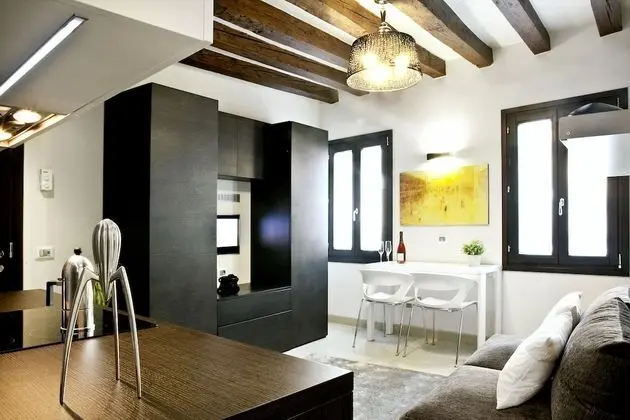 Tek Büyük Yataklı Oda, Küçük Mutfak