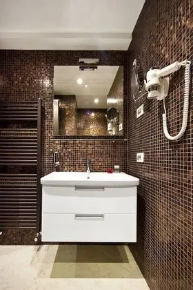 Tek Büyük Yataklı Oda, Küçük Mutfak